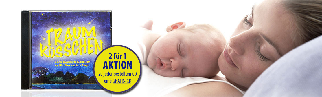 Mutter mit schlafendem Baby auf der Brust